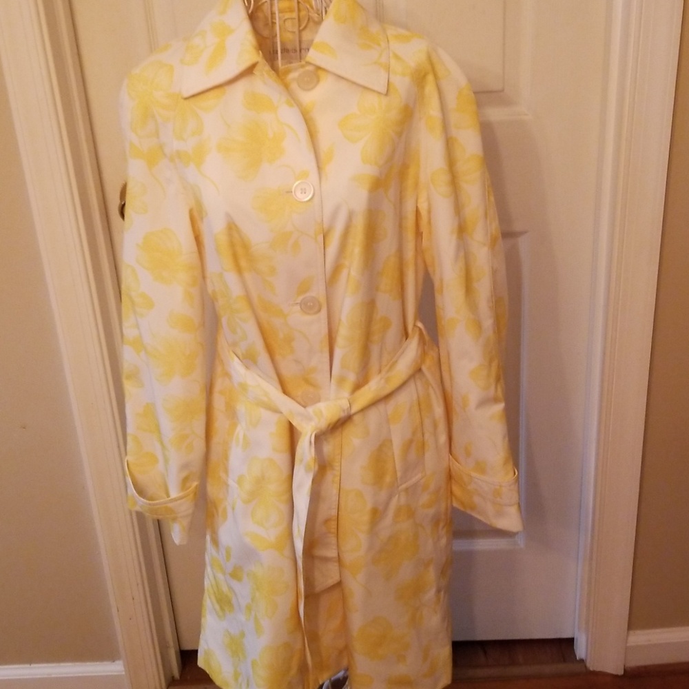 Lovely Liz Claiborne Yellow And White Floral Trenchcoat. Size Medium. - Picture 3 of 8